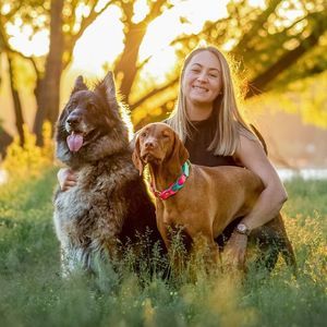 Meet your Posher, Cassandra